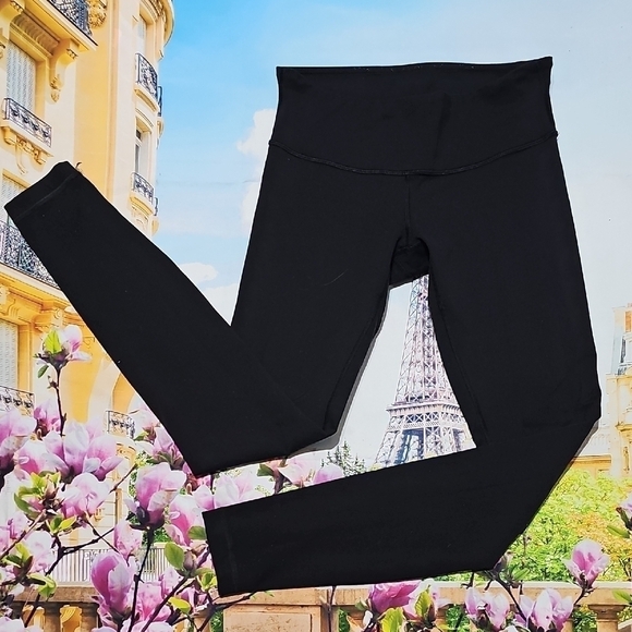 Lululemon Black Low-Waisted Leggings Size 6 - Picture 1 of 5